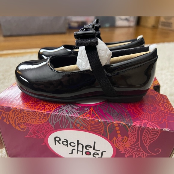 Girls Size 6 Rachel Shoes With Black Patent Leather Bow NIB - Picture 2 of 8